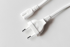 C7 Europe (2PIN power cord) 1.8m apple white (5).JPG